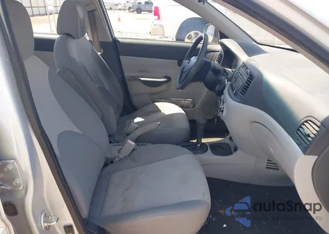 2011 Hyundai Accent Gls z USA, uszkodzony, nr VIN KMHCN4AC1BU614514